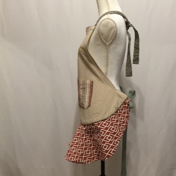 DESIGNS IMPORTS BRAND NEW GATHER TOGETHER FUFFLE APRON - Picture 7 of 9